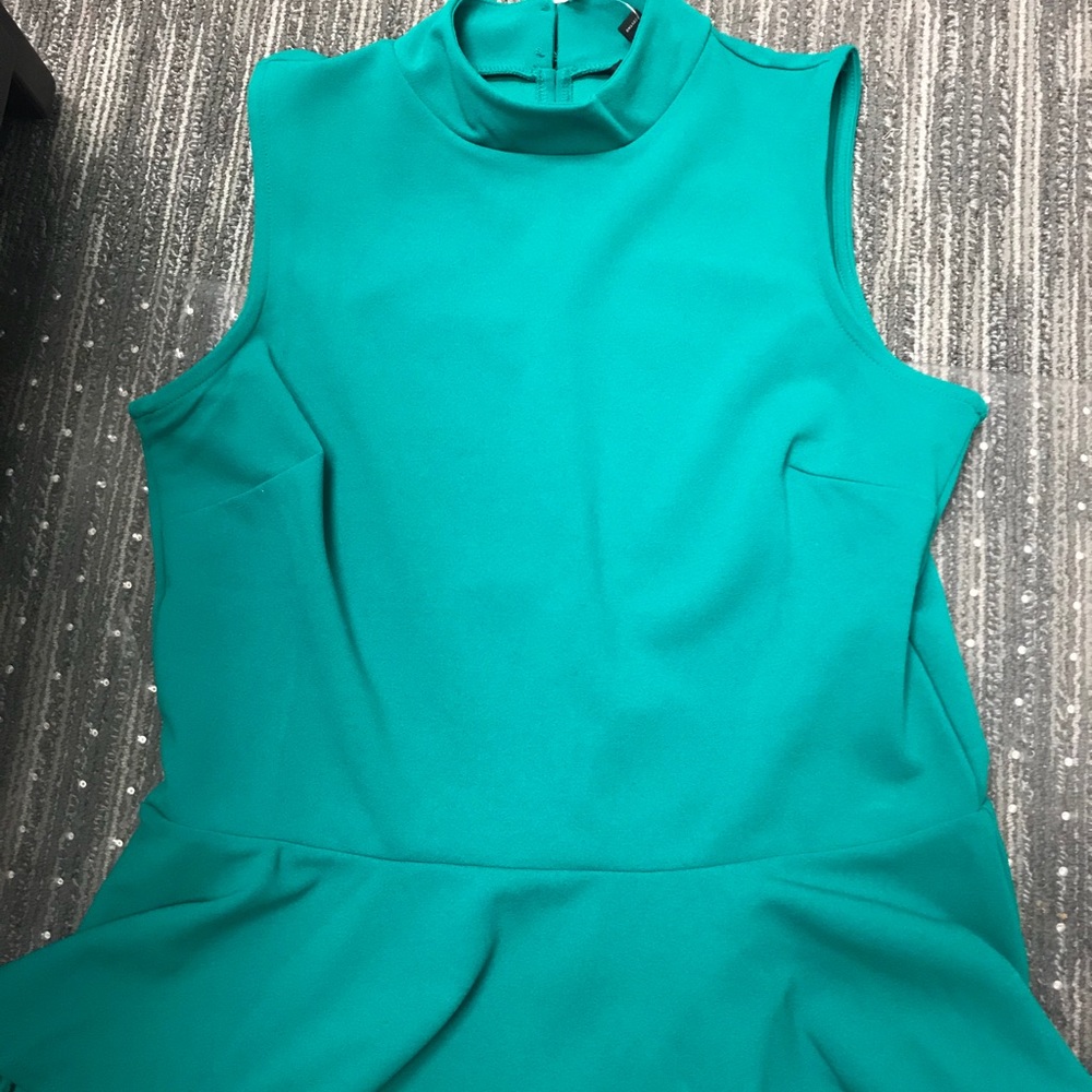 Small banana republic peplum top